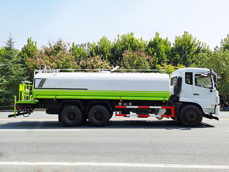 东风20-22方洒水车