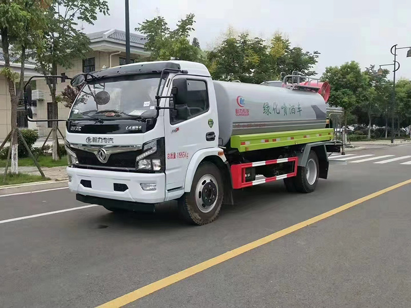 东风福瑞卡9.3方喷雾洒水车
