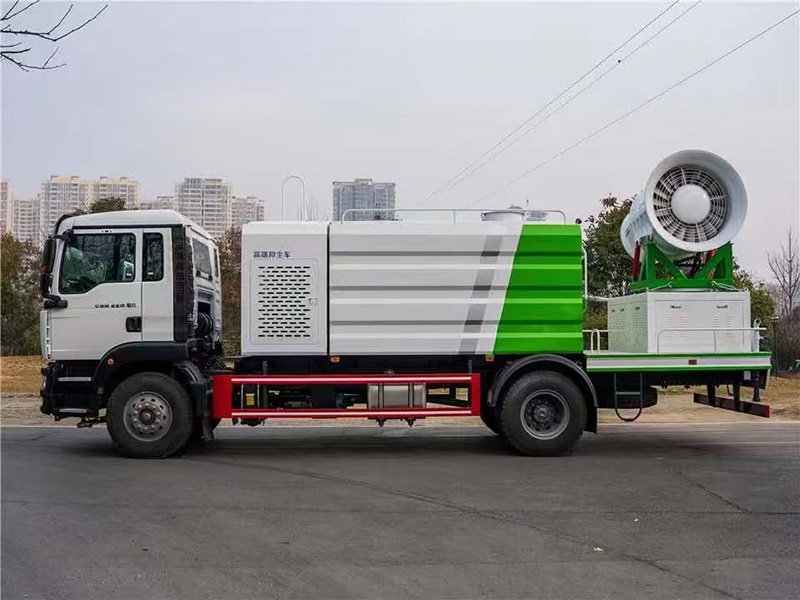 重汽汕德卡后双桥抑尘车