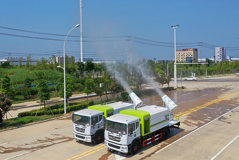 东风D9国六10吨（方罐）多功能抑尘车