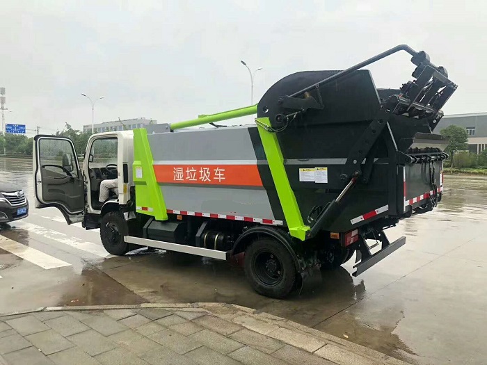 江铃凯锐7方无泄漏后装压缩垃圾车