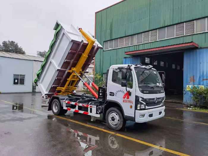 国六7-8方东风多利卡勾臂垃圾车
