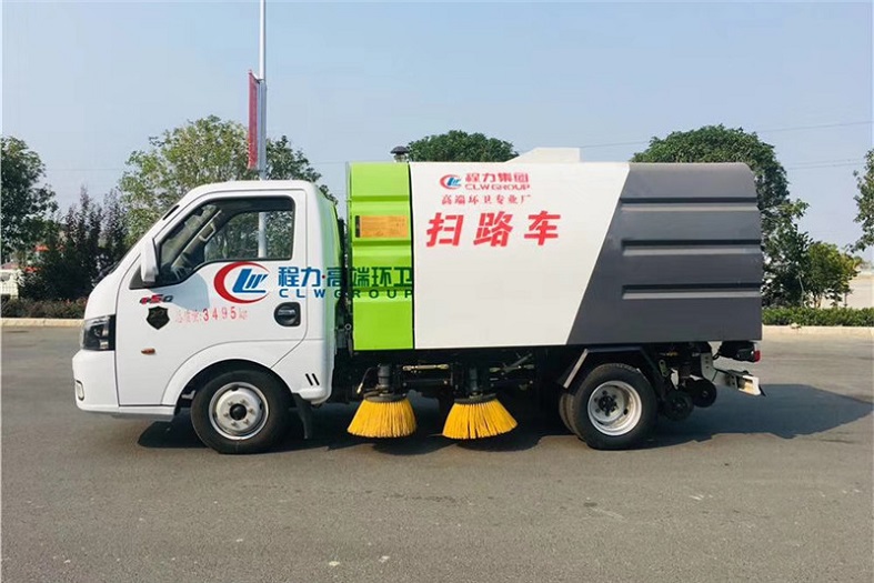 东风途逸3方扫路车国六