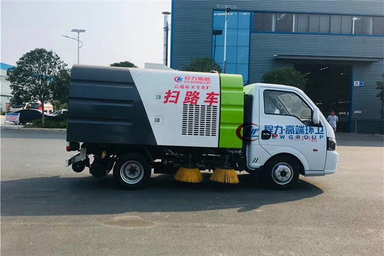 东风途逸3方扫路车国六