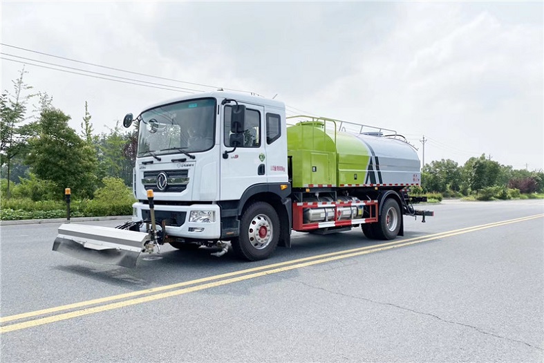 东风D9  9方路面清洗车国六