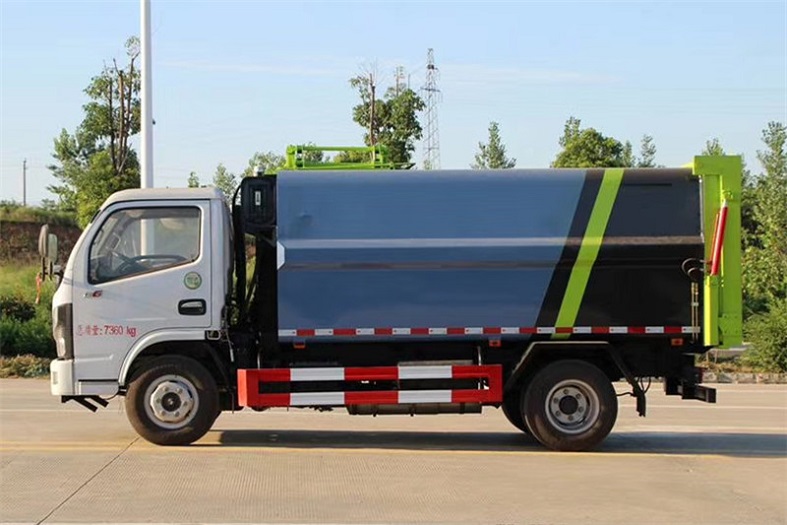 东风小多利卡6方侧装压缩垃圾车