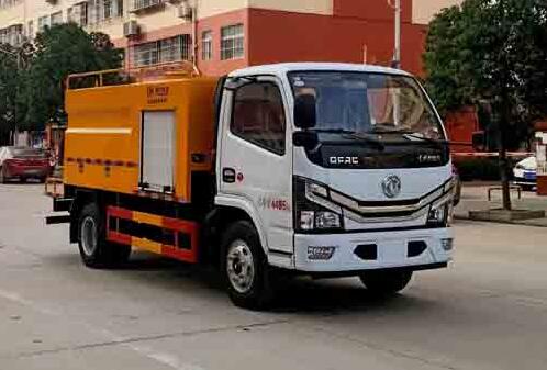 程力威牌路面养护车