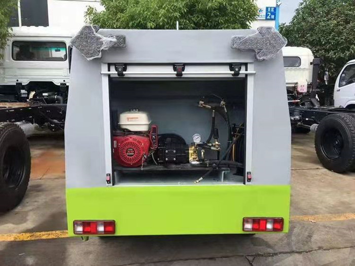 长安小型路面清洗车