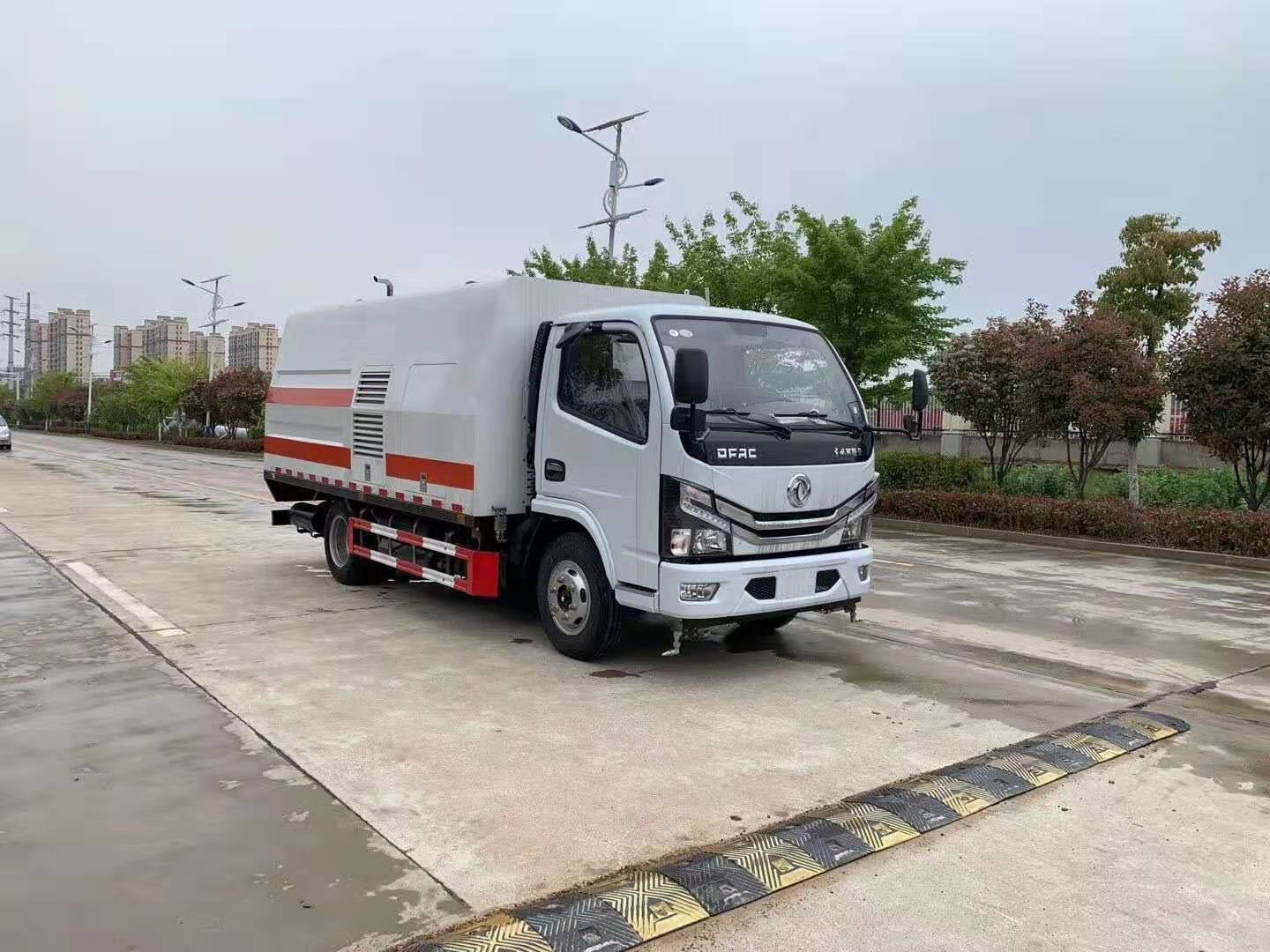 东风小多利卡护栏清洗车