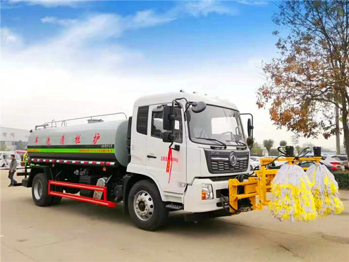 东风天锦护栏清洗车