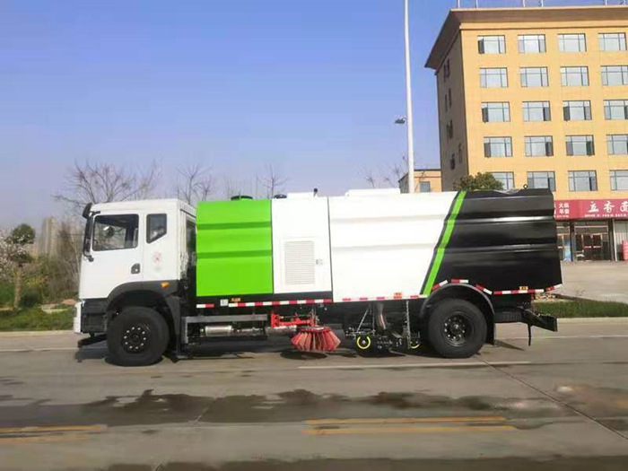 东风T5天然气洗扫车