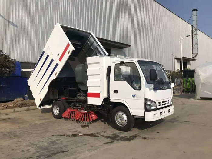  庆铃五十铃扫路车
