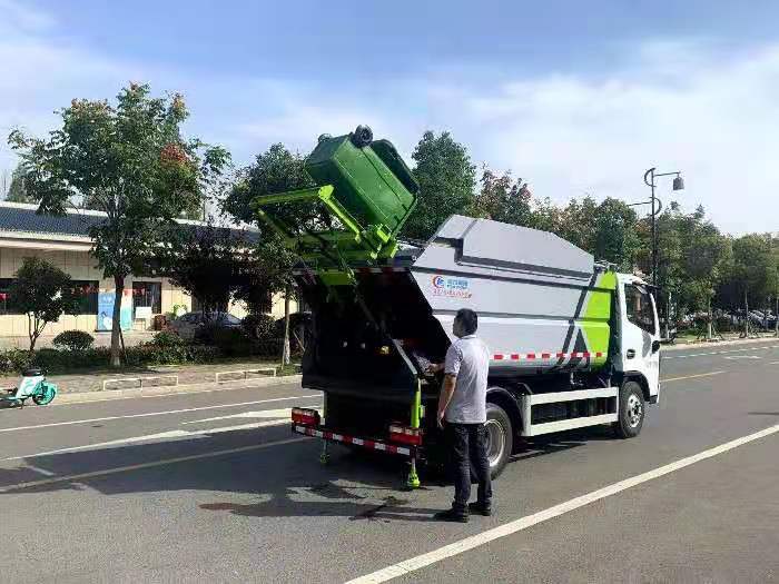 东风7方无泄漏压缩垃圾车