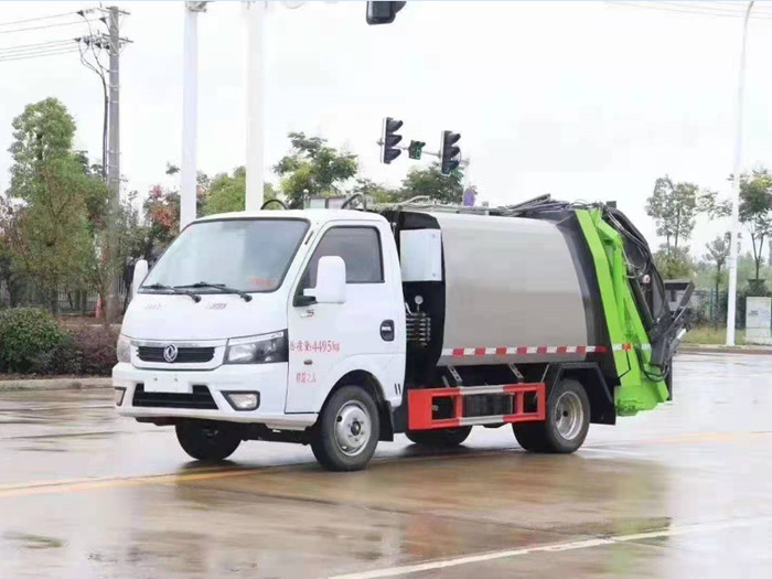 东风途逸4方蓝牌压缩垃圾车