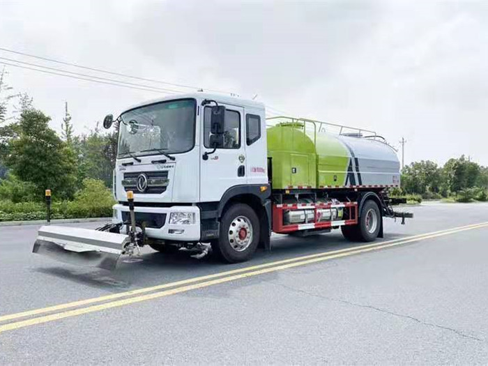 东风D9国六路面清洗车