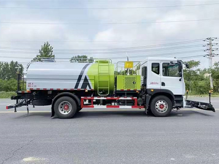 东风D9国六路面清洗车