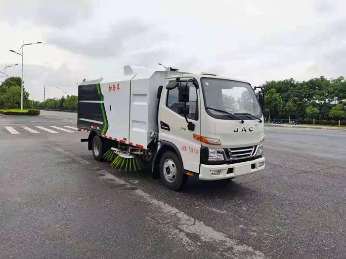 江淮5.5方扫路车