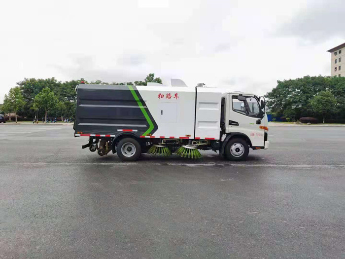 江淮5.5方扫路车