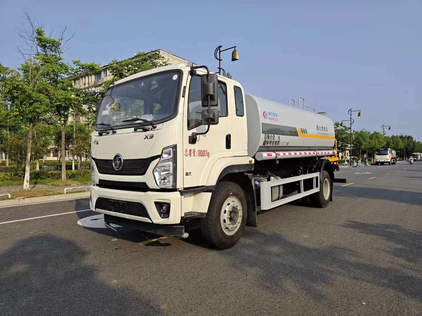 陕汽15方洒水车