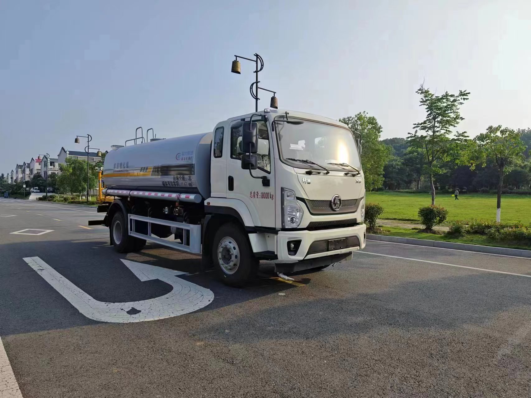 陕汽15方洒水车