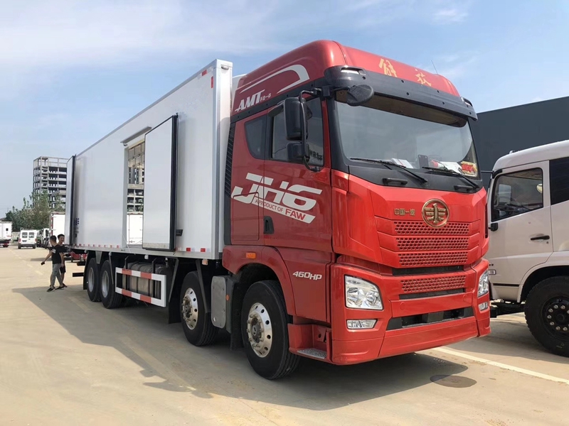 解放JH6前四后八冷藏车