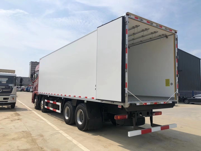 解放JH6前四后八冷藏车