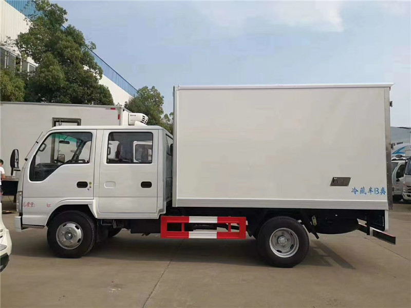 3.15米庆铃五十铃双排冷藏车
