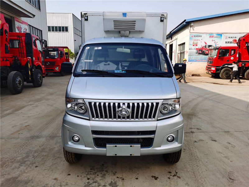 3.3米长安神琪冷藏车