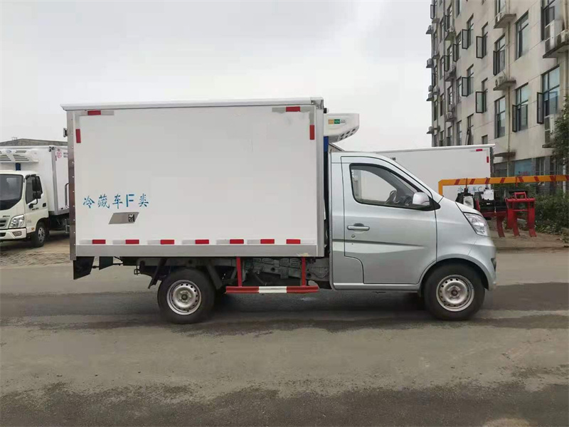 2.68米长安后单轮冷藏车