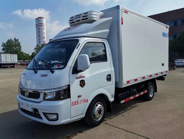 3.5米东风途逸冷藏车
