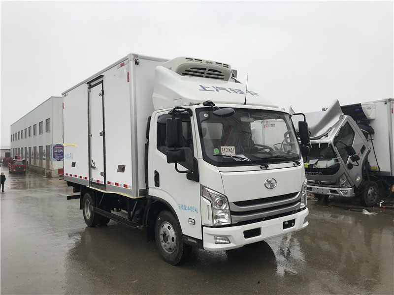  上汽跃进C500冷藏车自动挡