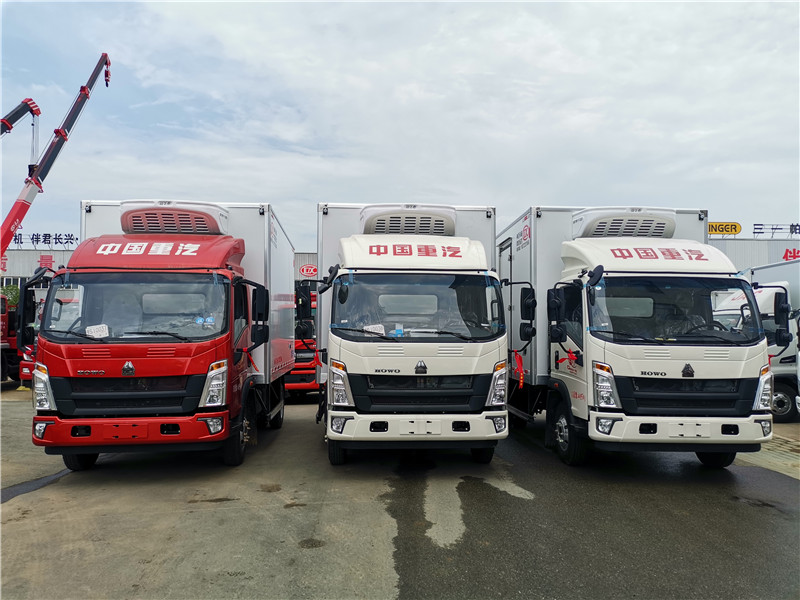 重汽豪沃冷藏车