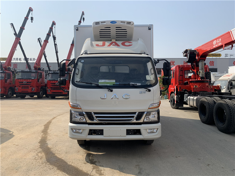  江淮骏铃V6冷藏车