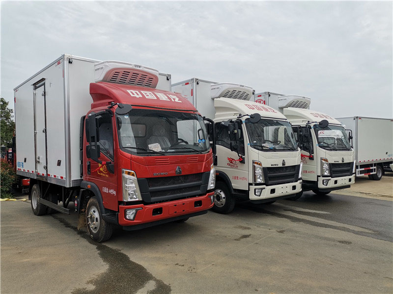 重汽豪沃冷藏车