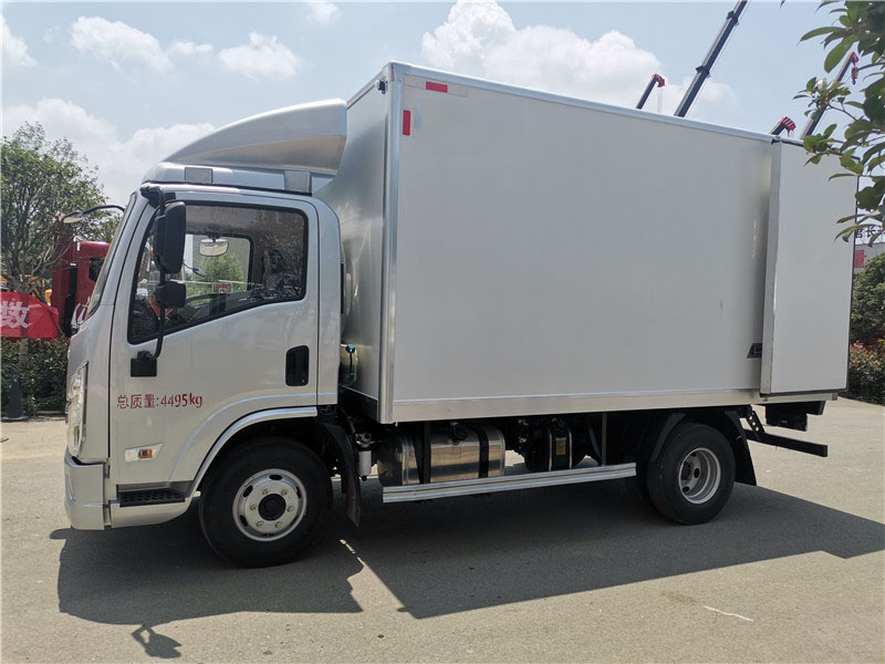陕汽德龙K3000冷藏车