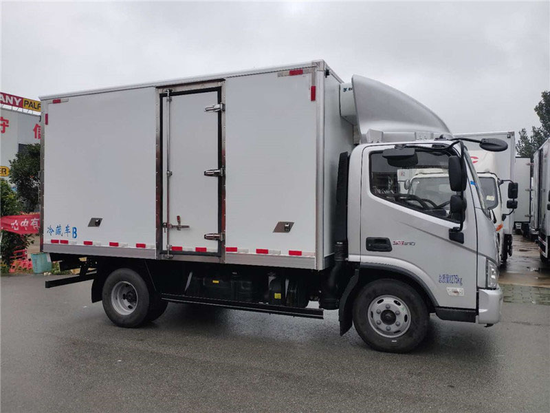 福田欧马可冷藏车156马力肉钩