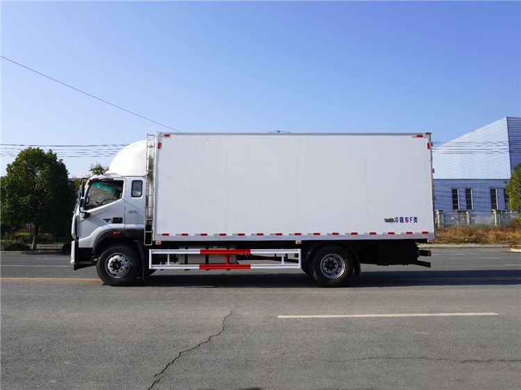 6.6米福田欧马可冷藏车