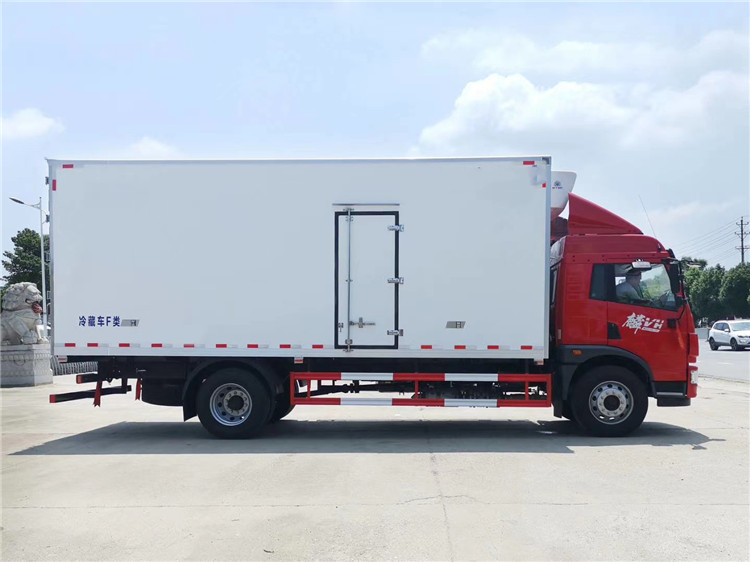 6.8米解放麟VH冷藏车