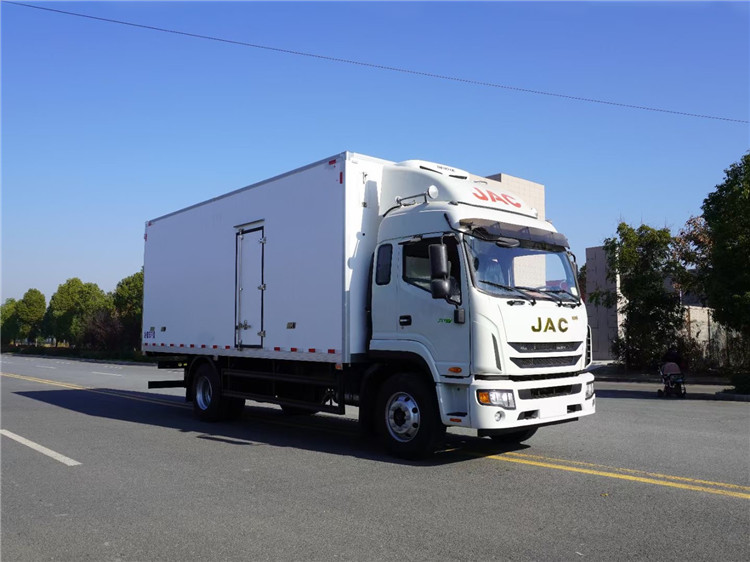 6.8米江淮帅铃Q9冷藏车