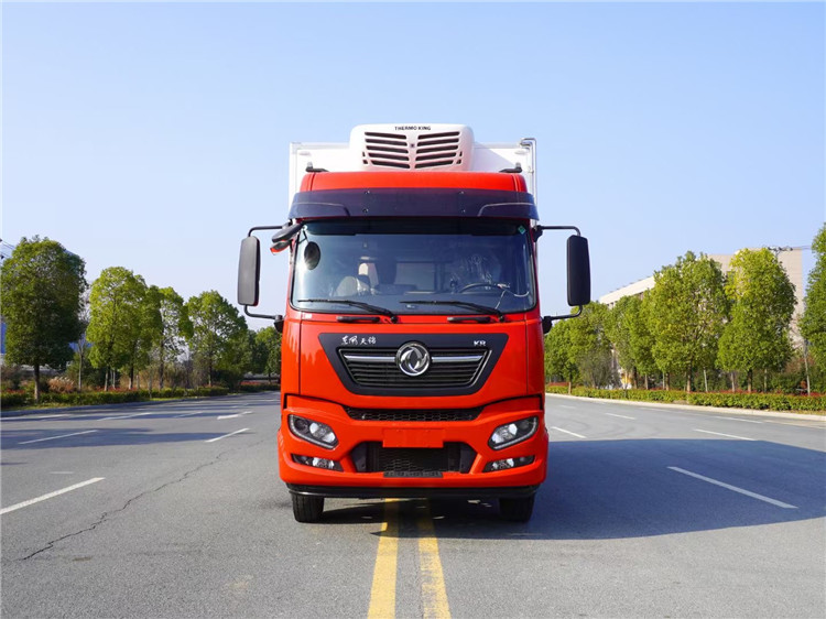 6.8米东风天锦KR冷藏车