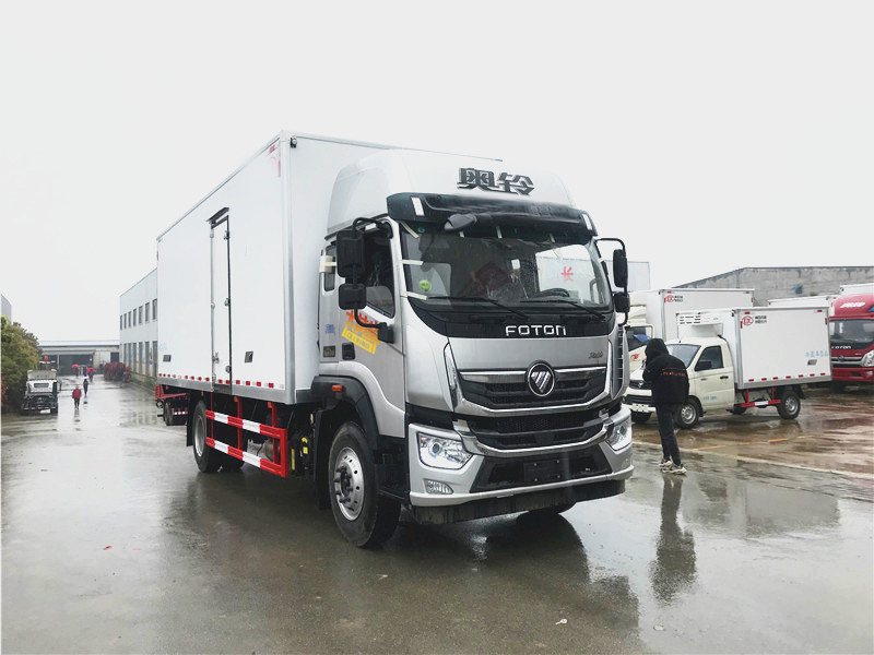 6.8米福田奥铃大黄蜂冷藏车