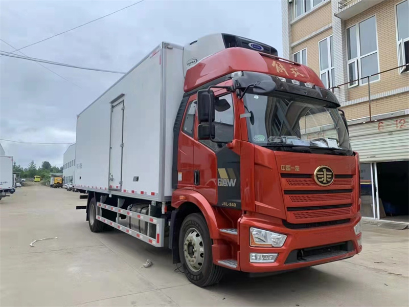 6.8米精英版J6L解放冷藏车