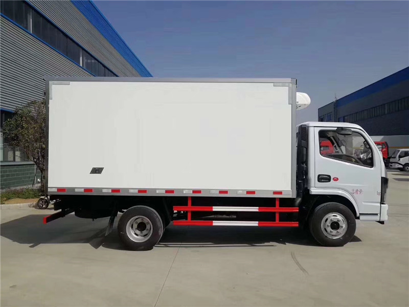 东风多利卡D6冷藏车