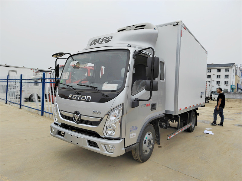 福田奥铃排半冷藏车