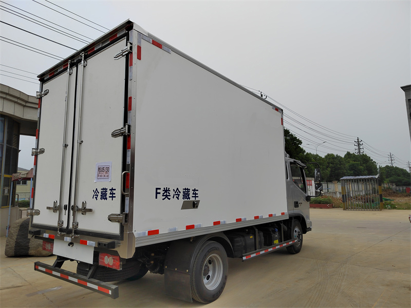 福田奥铃排半冷藏车
