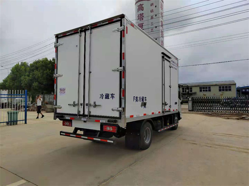 福田欧马可冷藏车130马力