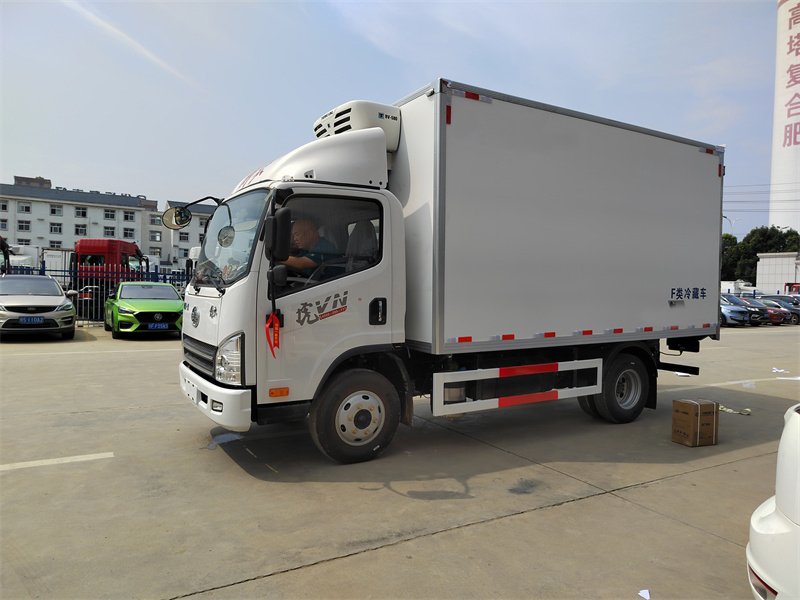 解放虎VN锡柴130马力冷藏车