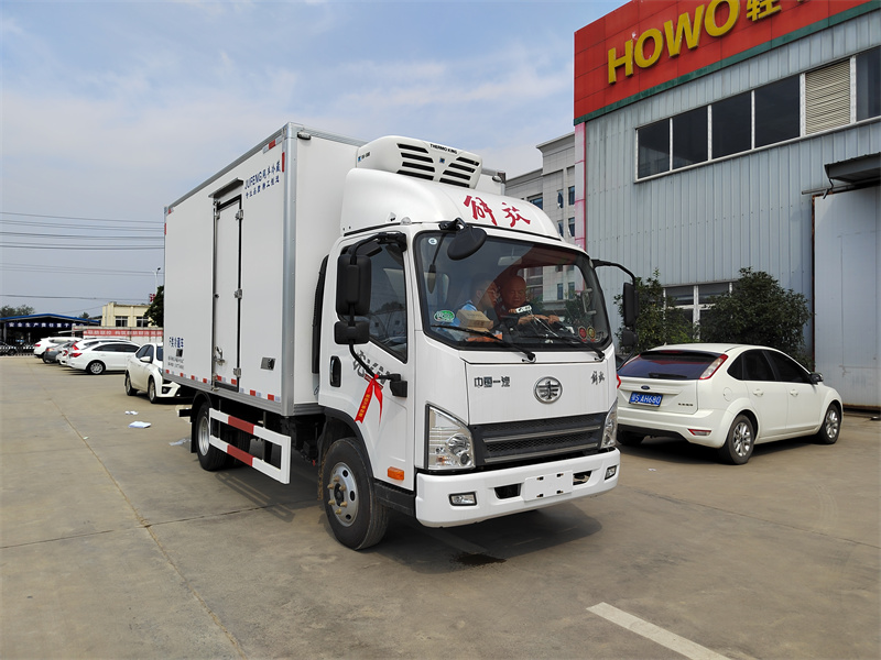 解放虎VN锡柴130马力冷藏车