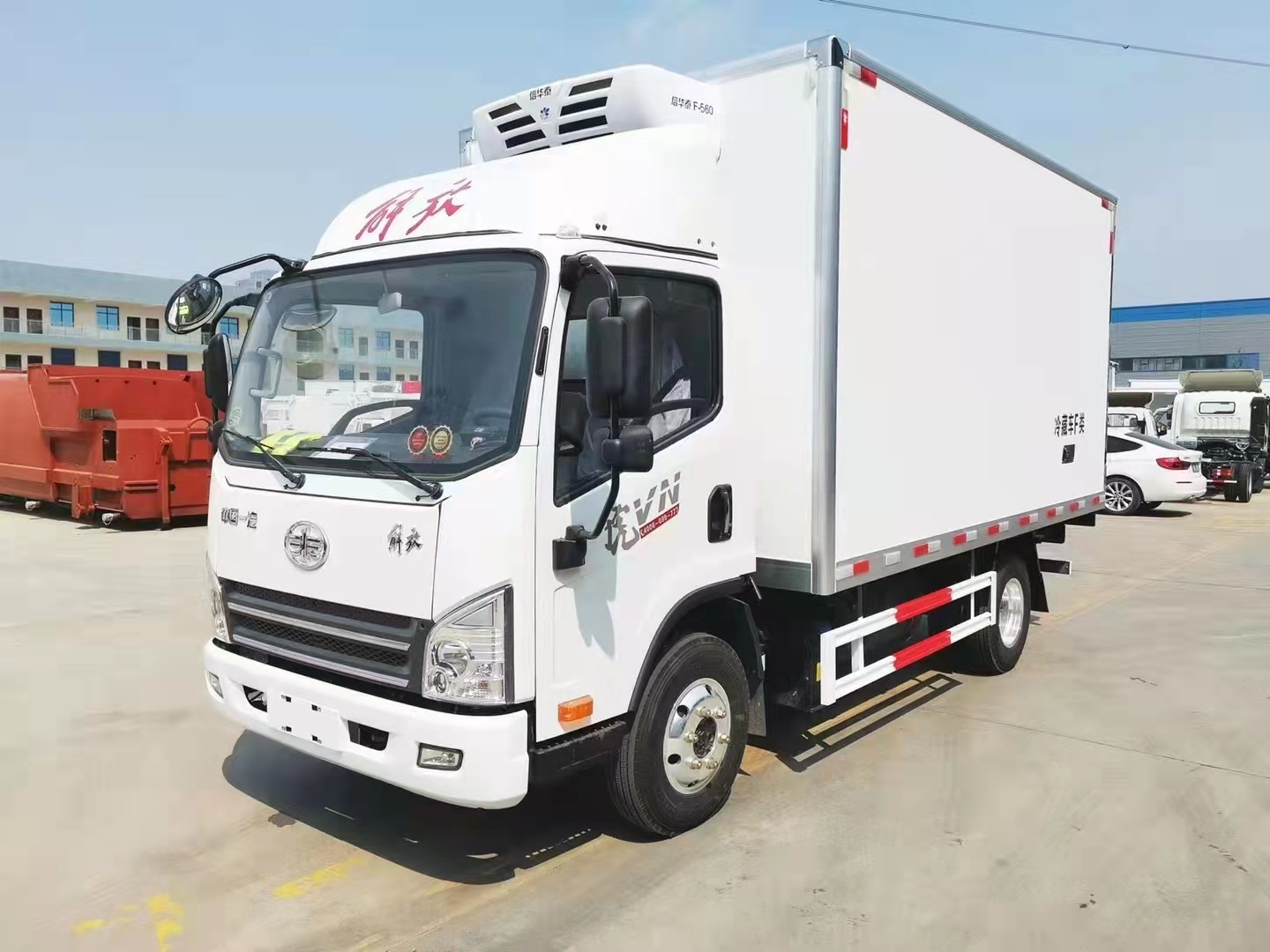 解放德威150马力冷藏车