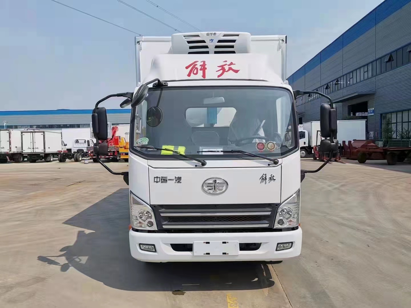 解放德威150马力冷藏车